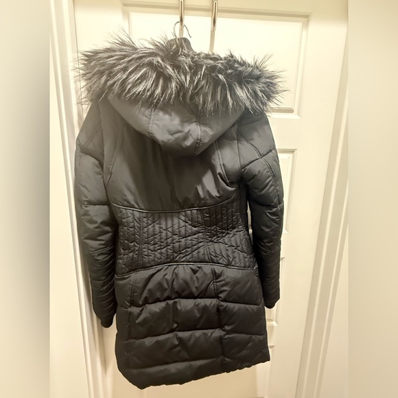 Noize. Gigi Vegan Faux Fur Trim Quilted Parka. Black. Size XS. - Picture 5 of 14
